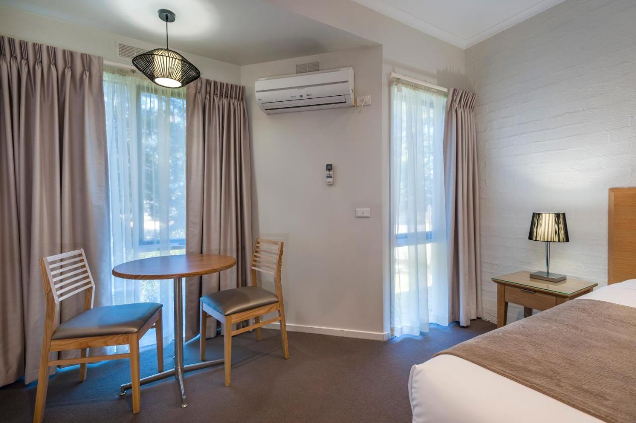 Comfort Inn Coach & Bushmans Seymour Bagian luar foto